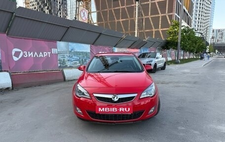 Opel Astra J, 2012 год, 900 000 рублей, 3 фотография