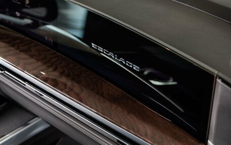 Cadillac Escalade V, 2025 год, 22 990 000 рублей, 16 фотография