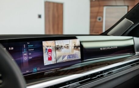 Cadillac Escalade V, 2025 год, 22 990 000 рублей, 15 фотография
