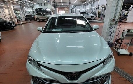 Toyota Camry, 2019 год, 2 647 000 рублей, 2 фотография