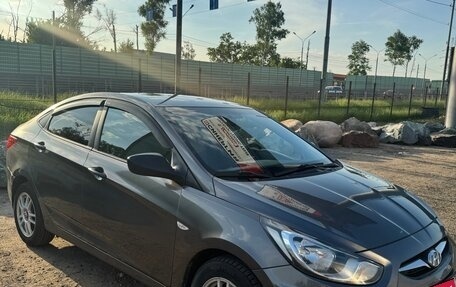 Hyundai Solaris II рестайлинг, 2013 год, 700 000 рублей, 3 фотография