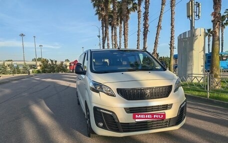 Peugeot Traveller I, 2018 год, 2 550 000 рублей, 2 фотография