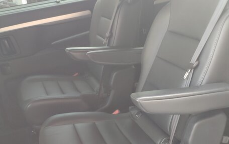 Peugeot Traveller I, 2018 год, 2 550 000 рублей, 22 фотография