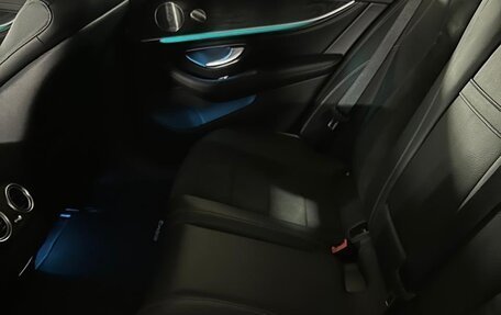 Mercedes-Benz E-Класс, 2019 год, 4 350 000 рублей, 14 фотография