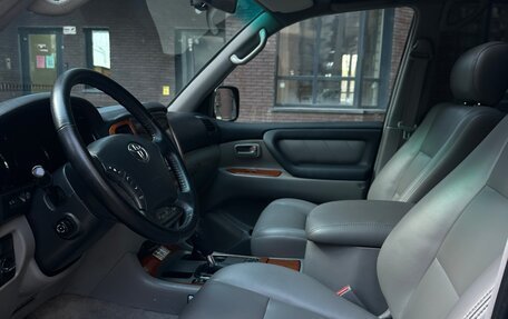 Toyota Land Cruiser 100 рестайлинг 2, 2003 год, 2 999 999 рублей, 6 фотография