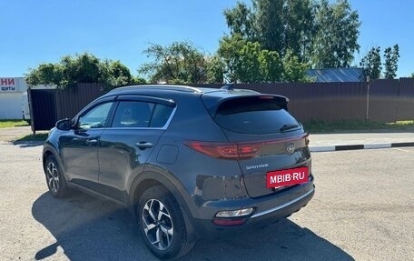 KIA Sportage IV рестайлинг, 2020 год, 2 100 000 рублей, 4 фотография