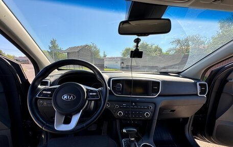 KIA Sportage IV рестайлинг, 2020 год, 2 100 000 рублей, 10 фотография