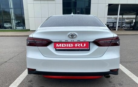 Toyota Camry, 2018 год, 2 650 000 рублей, 4 фотография