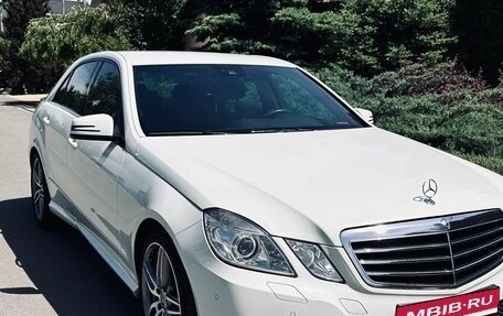 Mercedes-Benz E-Класс, 2011 год, 2 500 000 рублей, 6 фотография