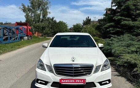Mercedes-Benz E-Класс, 2011 год, 2 500 000 рублей, 2 фотография