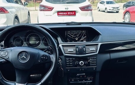 Mercedes-Benz E-Класс, 2011 год, 2 500 000 рублей, 15 фотография