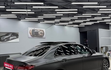 Mercedes-Benz E-Класс, 2021 год, 5 690 000 рублей, 4 фотография