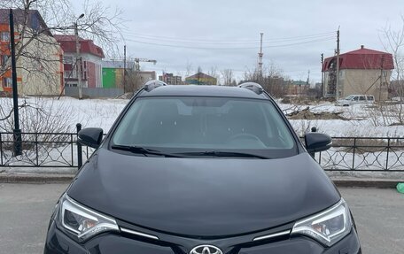 Toyota RAV4, 2018 год, 2 800 000 рублей, 4 фотография