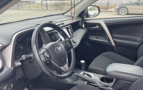 Toyota RAV4, 2018 год, 2 800 000 рублей, 6 фотография
