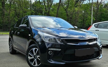 KIA Rio IV, 2018 год, 1 400 000 рублей, 3 фотография