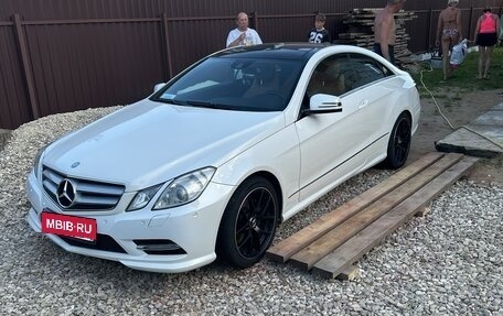 Mercedes-Benz E-Класс, 2013 год, 2 150 000 рублей, 4 фотография
