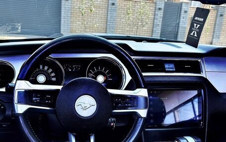 Ford Mustang VI рестайлинг, 2009 год, 1 850 000 рублей, 7 фотография