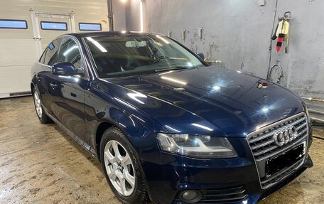 Audi A4, 2010 год, 1 050 000 рублей, 2 фотография