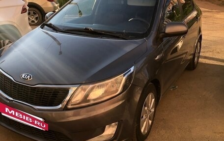 KIA Rio III рестайлинг, 2013 год, 700 000 рублей, 2 фотография