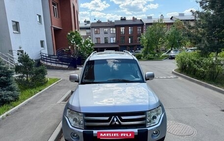 Mitsubishi Pajero IV, 2010 год, 2 120 000 рублей, 2 фотография