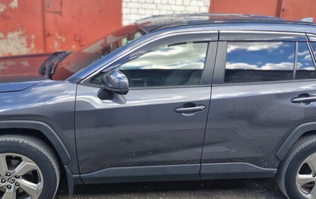 Toyota RAV4, 2019 год, 3 200 000 рублей, 8 фотография