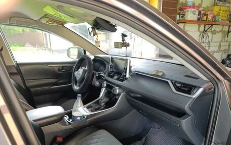 Toyota RAV4, 2019 год, 3 200 000 рублей, 10 фотография