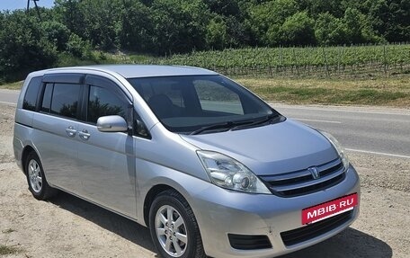 Toyota ISis I, 2009 год, 995 000 рублей, 2 фотография