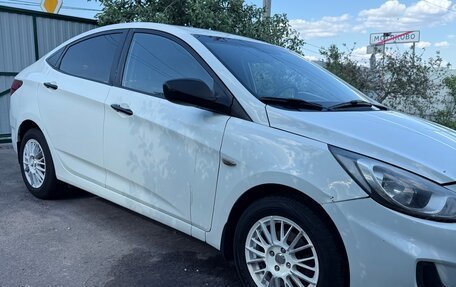 Hyundai Solaris II рестайлинг, 2014 год, 750 000 рублей, 3 фотография