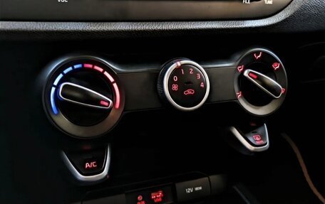 KIA Rio IV, 2018 год, 1 500 000 рублей, 13 фотография