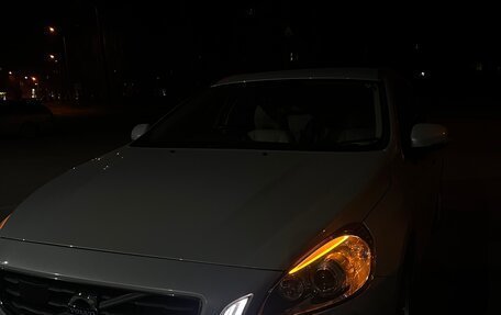Volvo V60 I, 2012 год, 1 050 000 рублей, 4 фотография