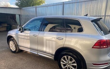 Volkswagen Touareg III, 2012 год, 2 200 000 рублей, 2 фотография