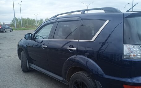 Mitsubishi Outlander III рестайлинг 3, 2011 год, 1 600 000 рублей, 7 фотография