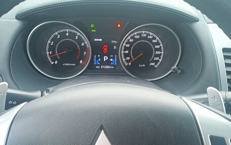 Mitsubishi Outlander III рестайлинг 3, 2011 год, 1 600 000 рублей, 10 фотография