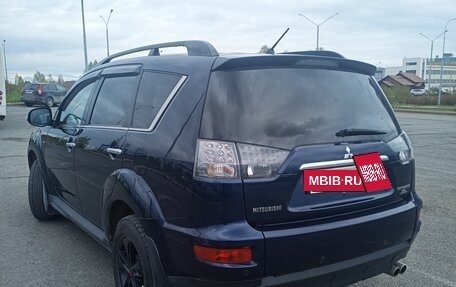 Mitsubishi Outlander III рестайлинг 3, 2011 год, 1 600 000 рублей, 6 фотография