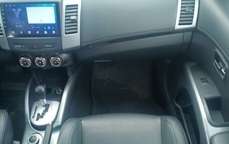 Mitsubishi Outlander III рестайлинг 3, 2011 год, 1 600 000 рублей, 20 фотография