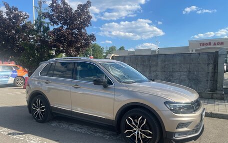 Volkswagen Tiguan II, 2017 год, 2 305 000 рублей, 2 фотография