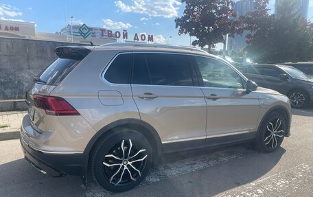 Volkswagen Tiguan II, 2017 год, 2 305 000 рублей, 8 фотография