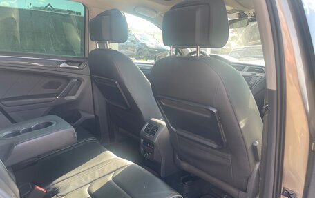 Volkswagen Tiguan II, 2017 год, 2 305 000 рублей, 13 фотография