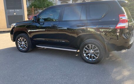 Toyota Land Cruiser Prado 150 рестайлинг 2, 2015 год, 3 600 000 рублей, 2 фотография