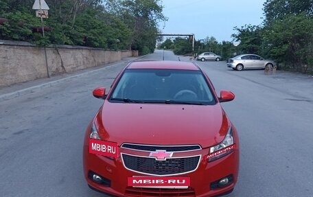 Chevrolet Cruze II, 2012 год, 699 900 рублей, 3 фотография