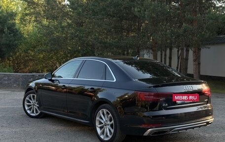 Audi A4, 2018 год, 2 850 000 рублей, 3 фотография