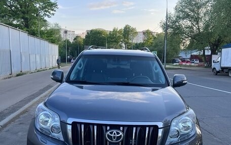Toyota Land Cruiser Prado 150 рестайлинг 2, 2012 год, 2 800 000 рублей, 2 фотография
