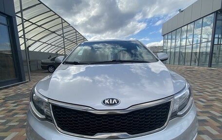 KIA Rio III рестайлинг, 2015 год, 1 030 000 рублей, 2 фотография