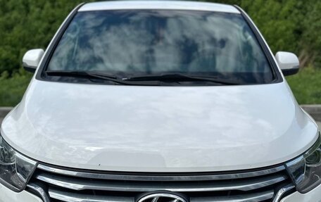 Hyundai Grand Starex Grand Starex I рестайлинг 2, 2019 год, 3 680 000 рублей, 4 фотография