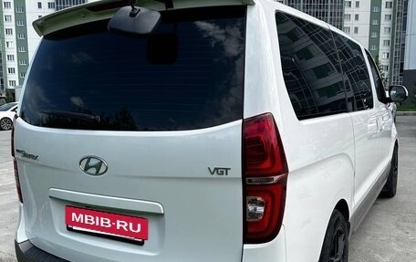 Hyundai Grand Starex Grand Starex I рестайлинг 2, 2019 год, 3 680 000 рублей, 8 фотография