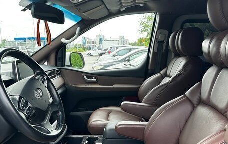 Hyundai Grand Starex Grand Starex I рестайлинг 2, 2019 год, 3 680 000 рублей, 19 фотография