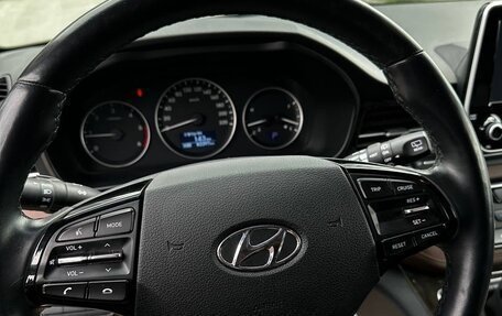 Hyundai Grand Starex Grand Starex I рестайлинг 2, 2019 год, 3 680 000 рублей, 22 фотография