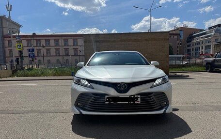 Toyota Camry, 2018 год, 3 950 000 рублей, 2 фотография