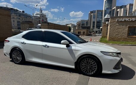 Toyota Camry, 2018 год, 3 950 000 рублей, 6 фотография