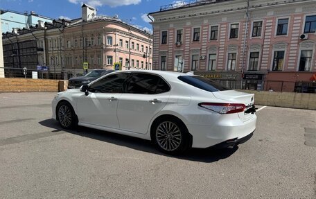 Toyota Camry, 2018 год, 3 950 000 рублей, 8 фотография